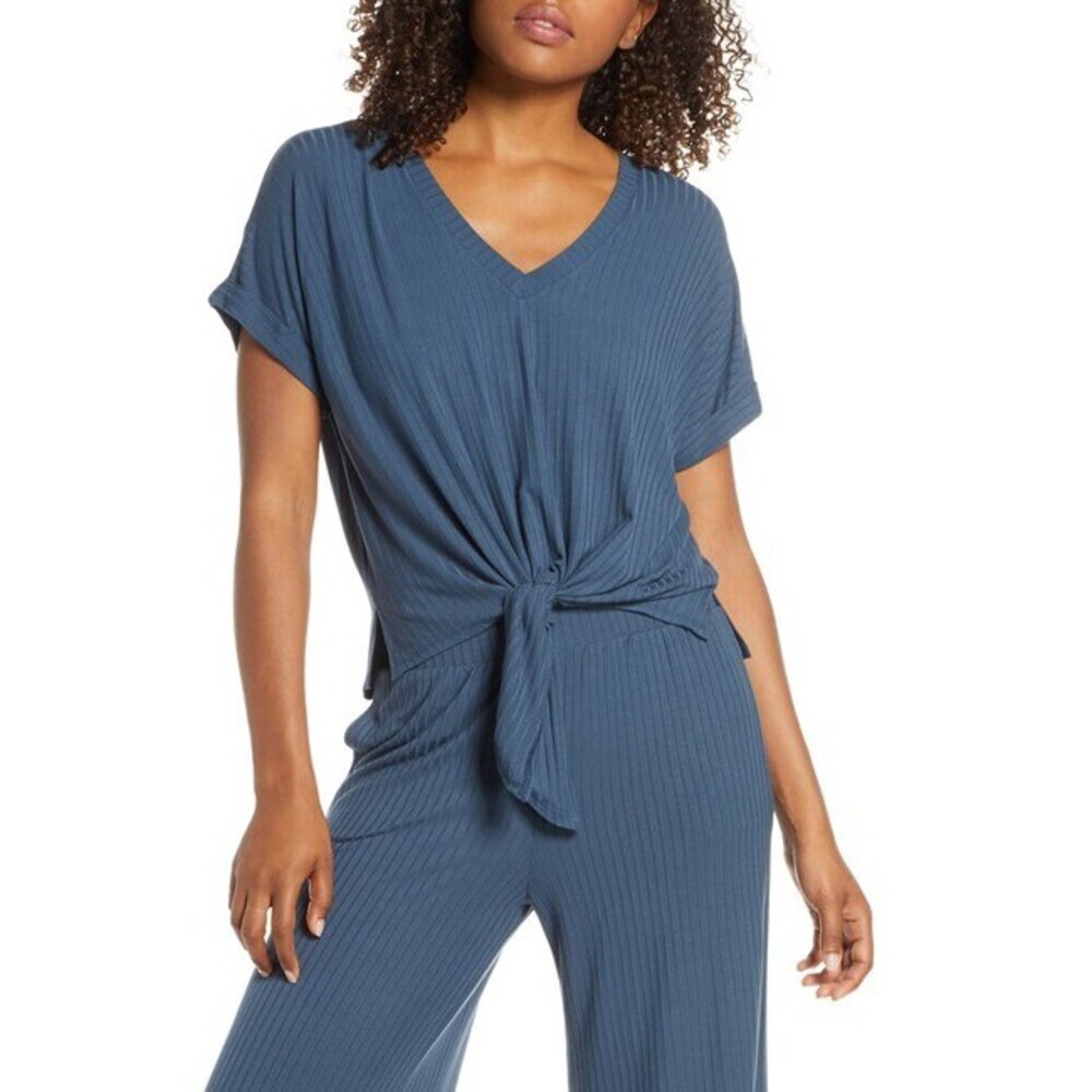 Socialite women's Tie Front V-Neck short sleeve T- Shirt Size M